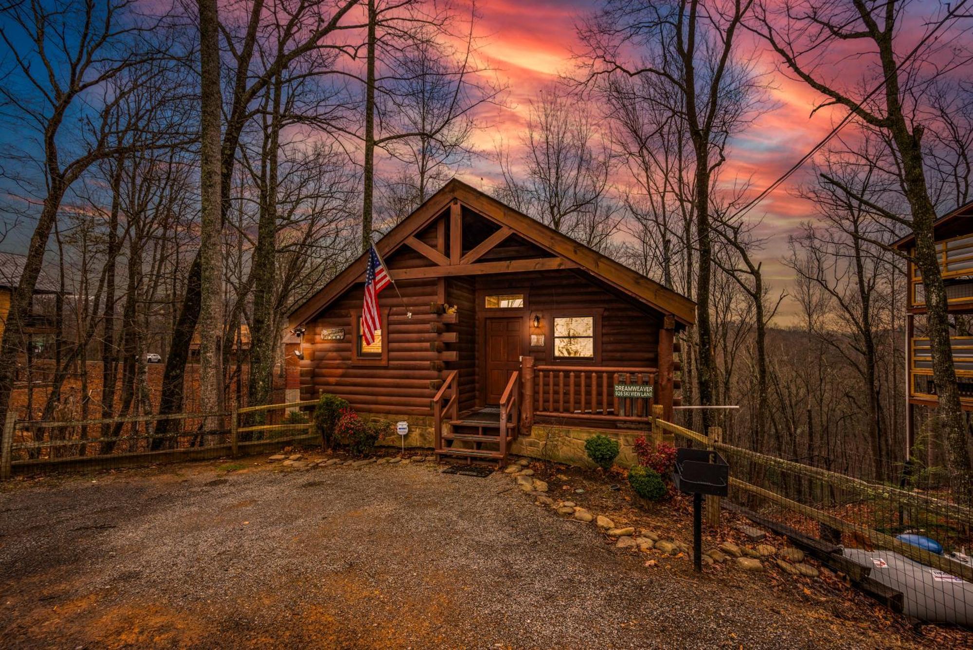 Log Cabin, Hot Tub, Fireplace, Pool Table & Views! Севьервилл Экстерьер фото
