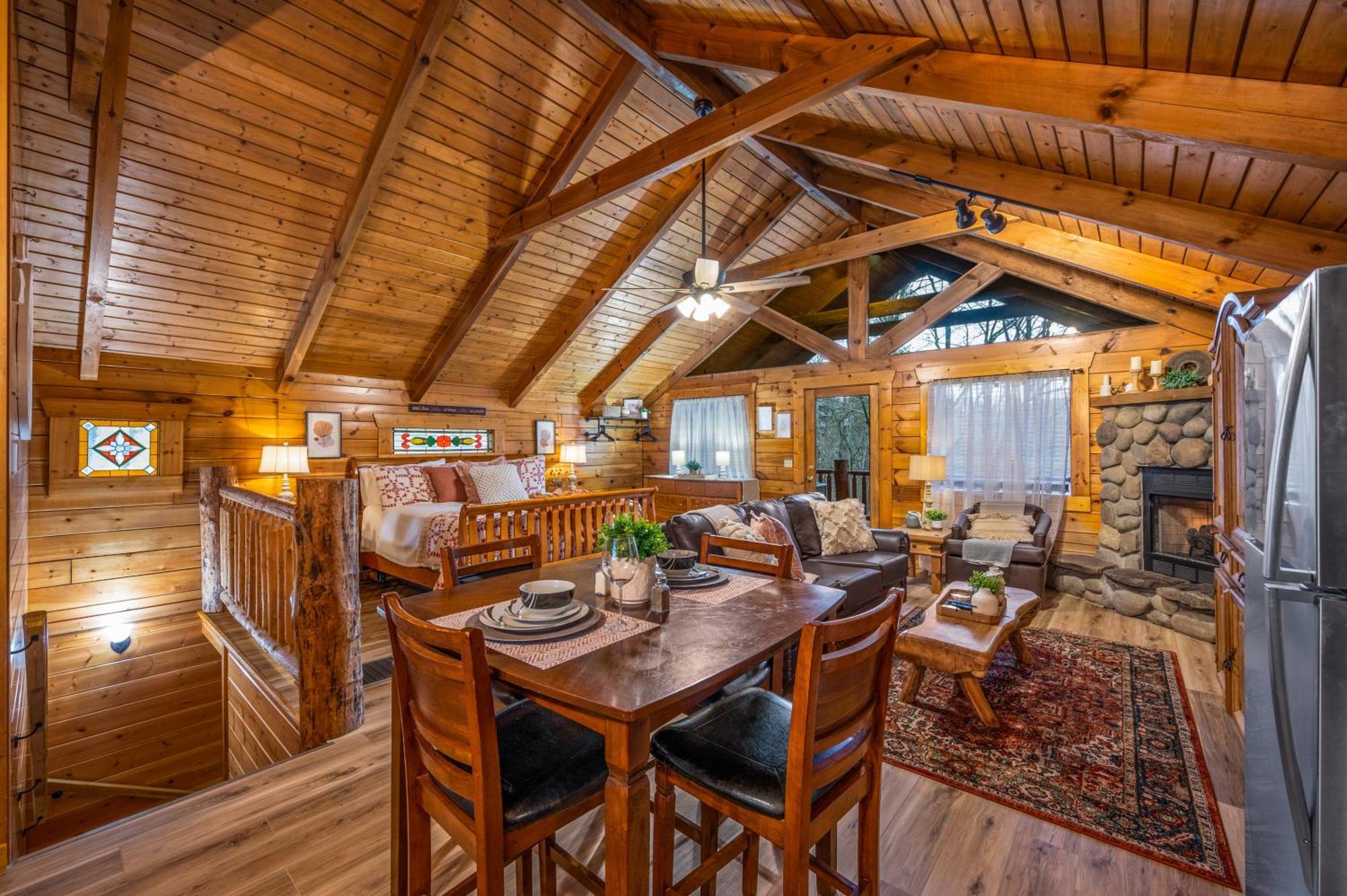 Log Cabin, Hot Tub, Fireplace, Pool Table & Views! Севьервилл Экстерьер фото