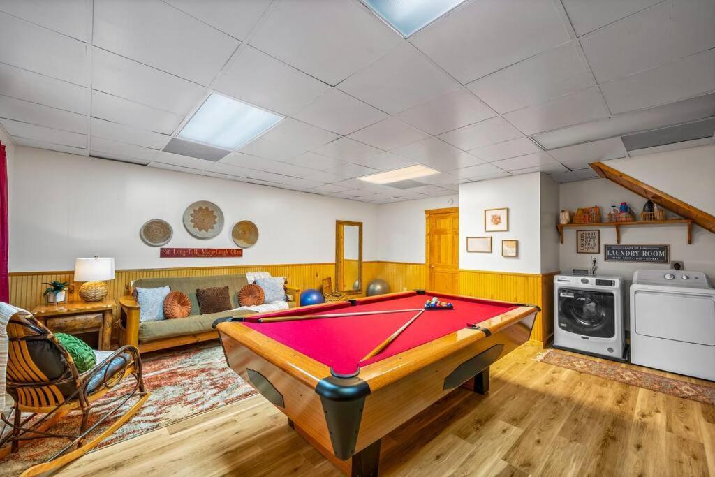 Log Cabin, Hot Tub, Fireplace, Pool Table & Views! Севьервилл Экстерьер фото